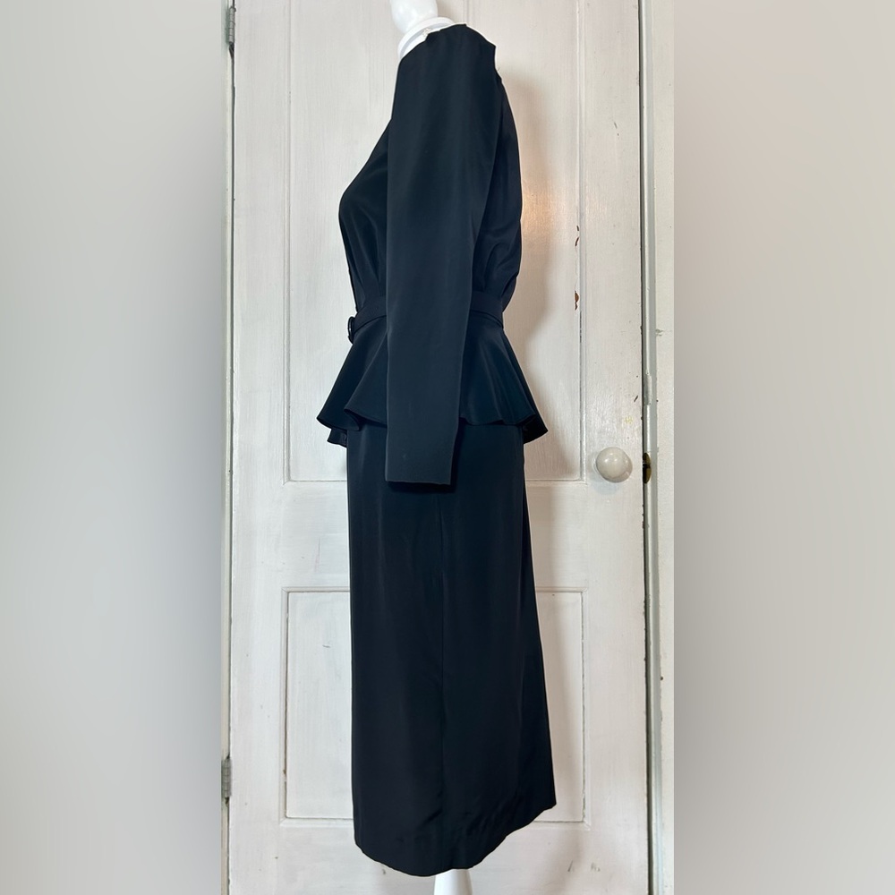Vintage 1980’s Liz Claiborne Black Suit with Belt size 4 Petite EUC - Picture 5 of 15